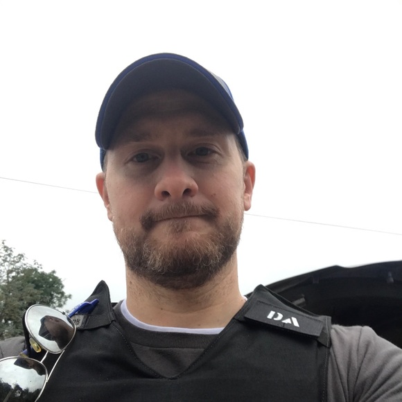 Meet your Posher, Derek - Picture 2 of 4